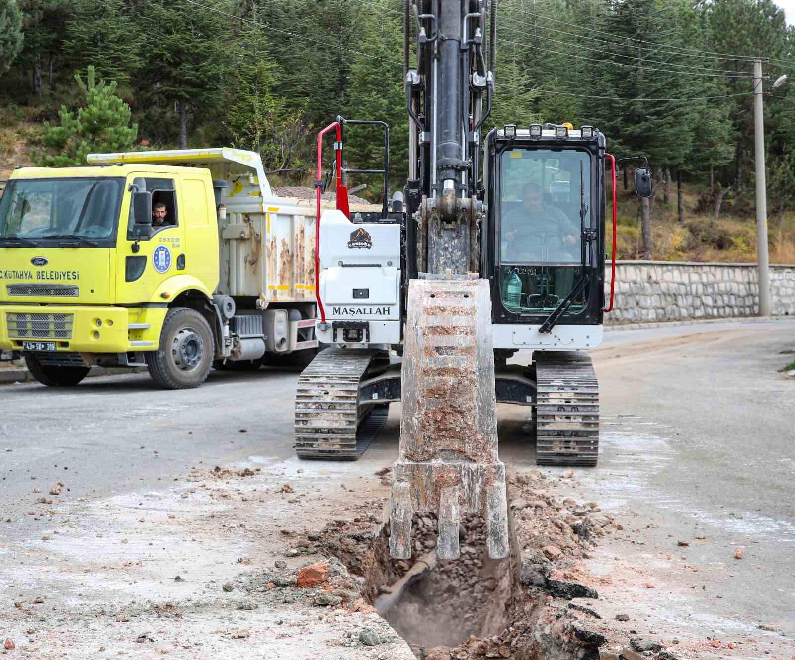 Kütahya’da altyapı çalışmaları artarak devam ediyor