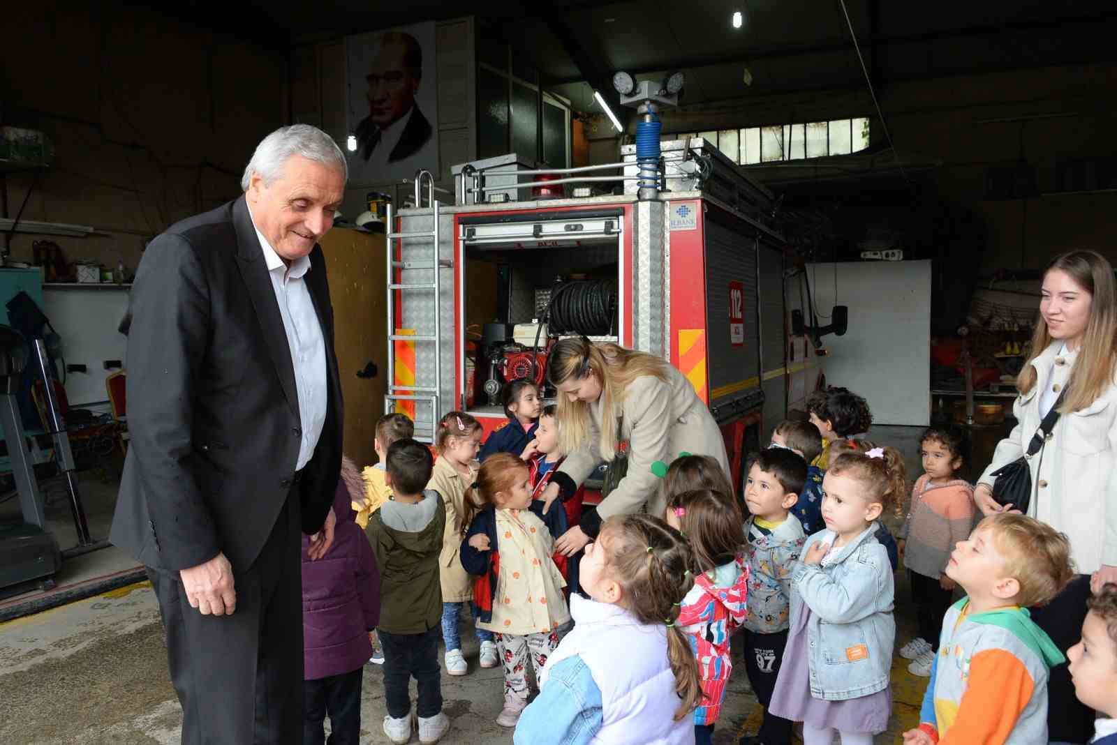 Başkan Bakkalcıoğlu İtfaiye Haftası’nı minik öğrencilerle birlikte kutladı