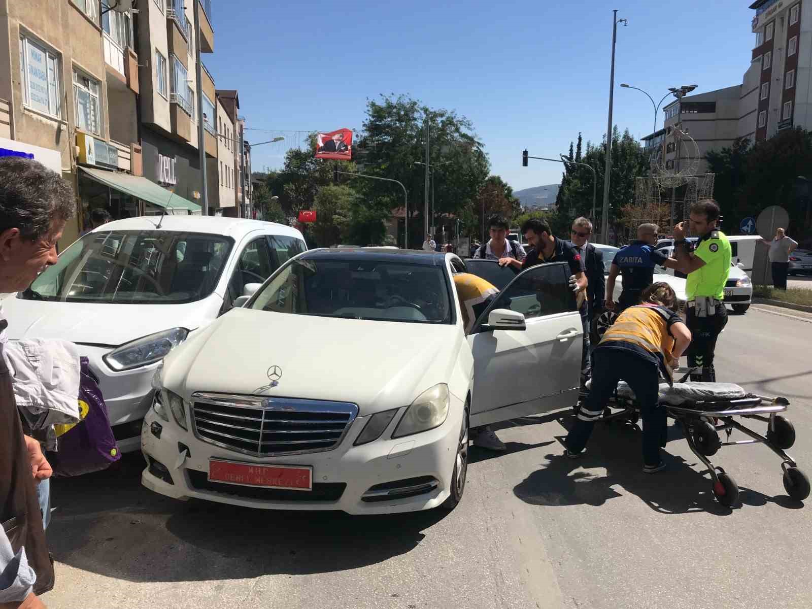 MHP Genel Başkan Yardımcısı Yönter’in koruma aracı kaza yaptı