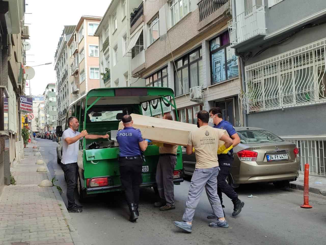 Bakırköy’de yaşayan emekli albay evinde ölü bulundu