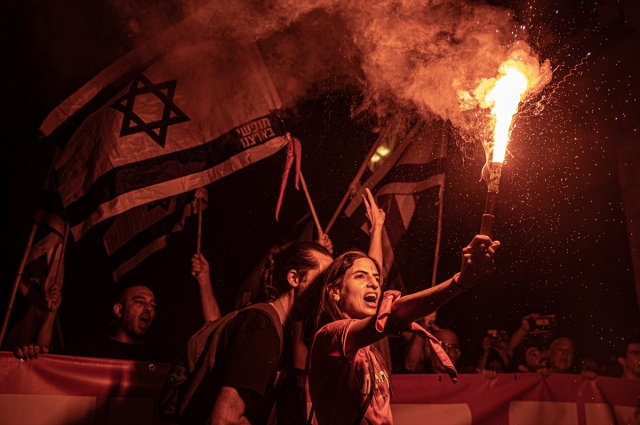 İsrail'de binlerce kişi yargı düzenlemesine karşı protesto gösterisi yaptı