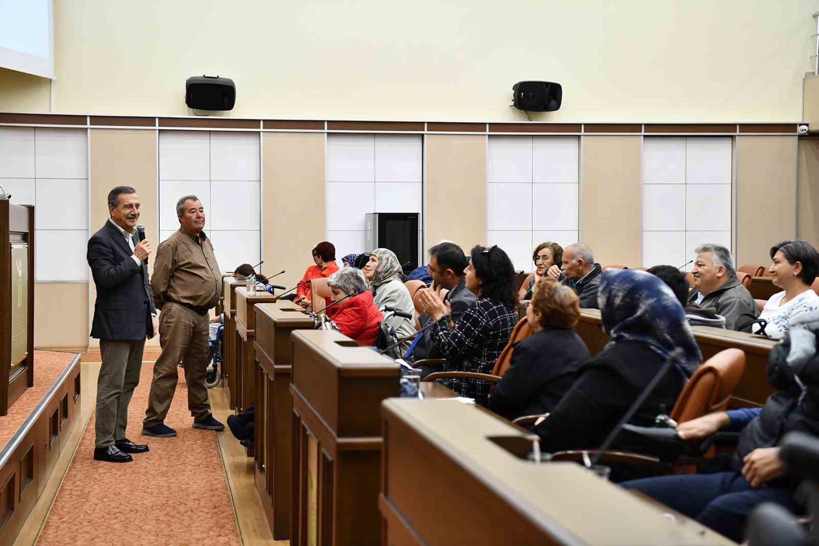 Tepebaşı Belediye Başkanı Ataç Türkiye Sakatlar Derneği üyeleri ile bir araya geldi