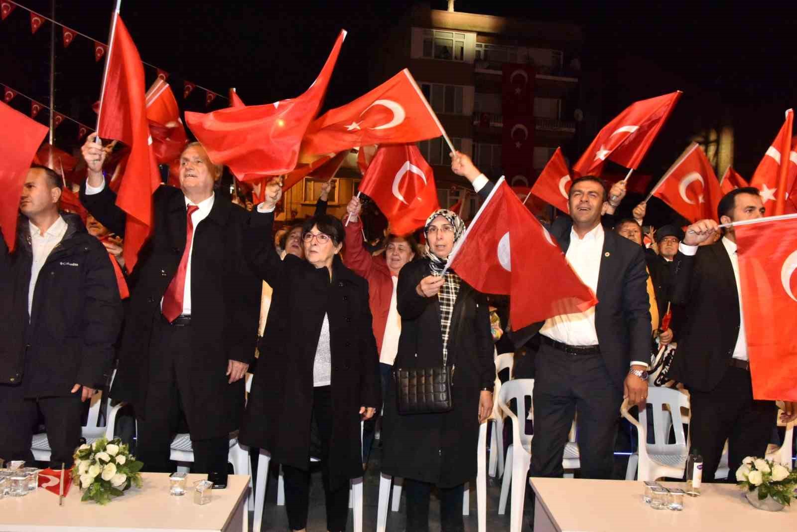 Bozüyük’te 100. yıl Cumhuriyet Korosu’ndan muhteşem konser