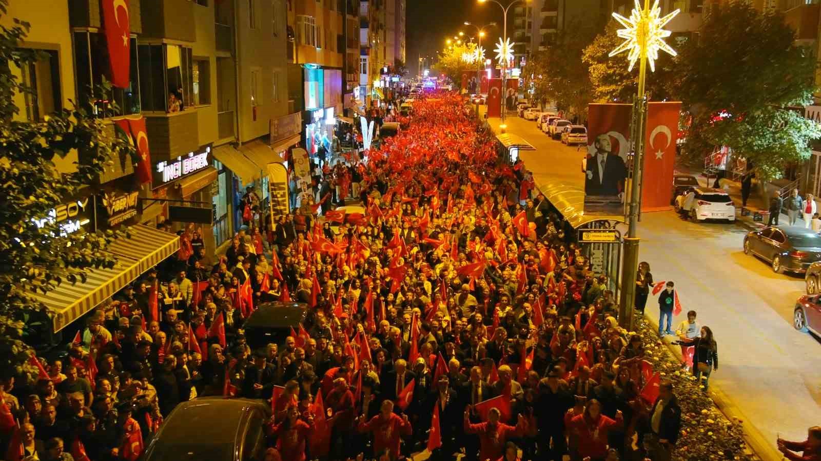 Bozüyük’te 100. yıl Cumhuriyet Korosu’ndan muhteşem konser