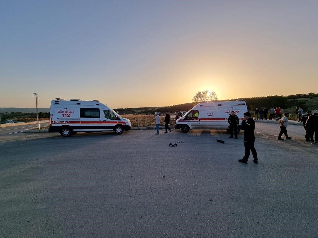 Domaniç’teki trafik kazasında motosiklet sürücüsü ağır yaralandı