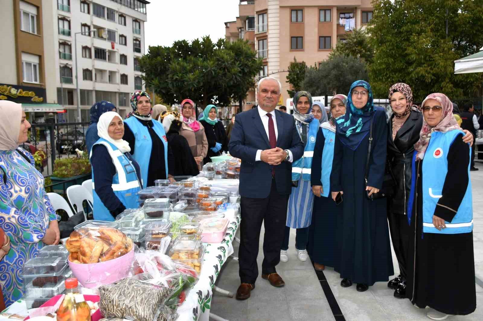 Kurulan hayır çarşısı geliri Filistin’e bağışlanacak