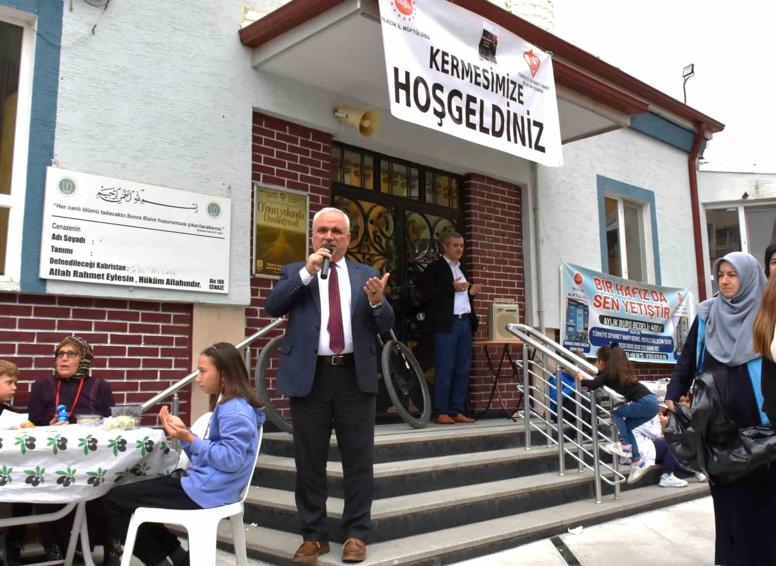 Kurulan hayır çarşısı geliri Filistin’e bağışlanacak