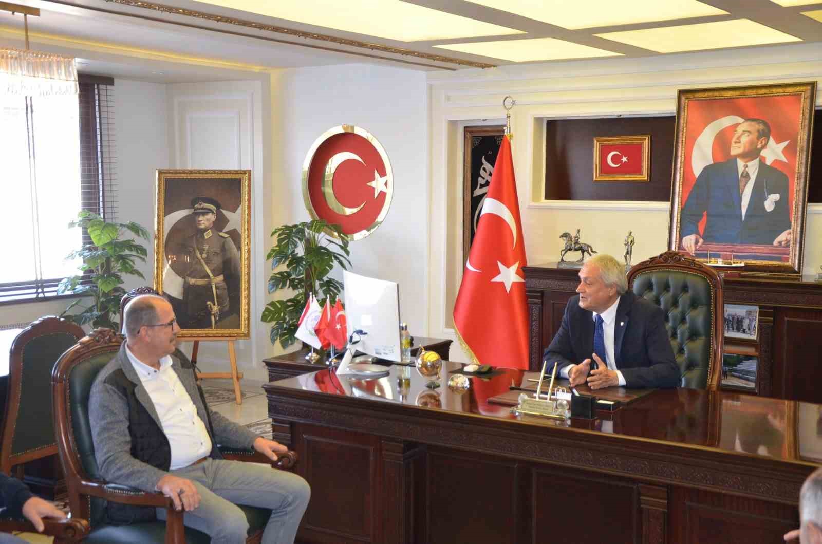 Başkan Bakkalcıoğlu Taşıyıcılar Kooperatifi yöneticileri ile bir araya geldi
