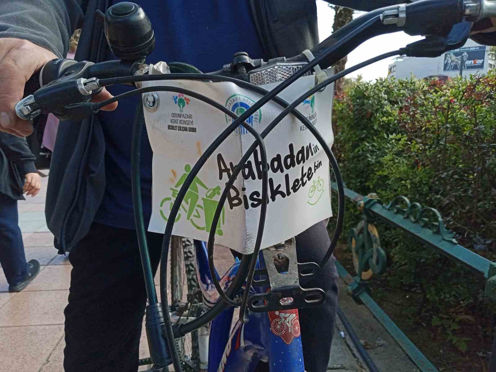 ‘Arabadan in, bisiklete bin’ sloganıyla herkesi pedal çevirmeye davet etti