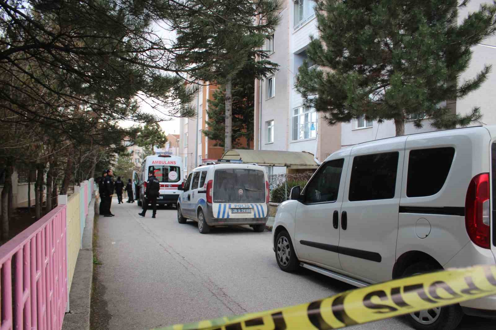 Rusya uyruklu eşini 14 yerinden bıçaklayarak öldüren sanığın yargılama süreci başladı