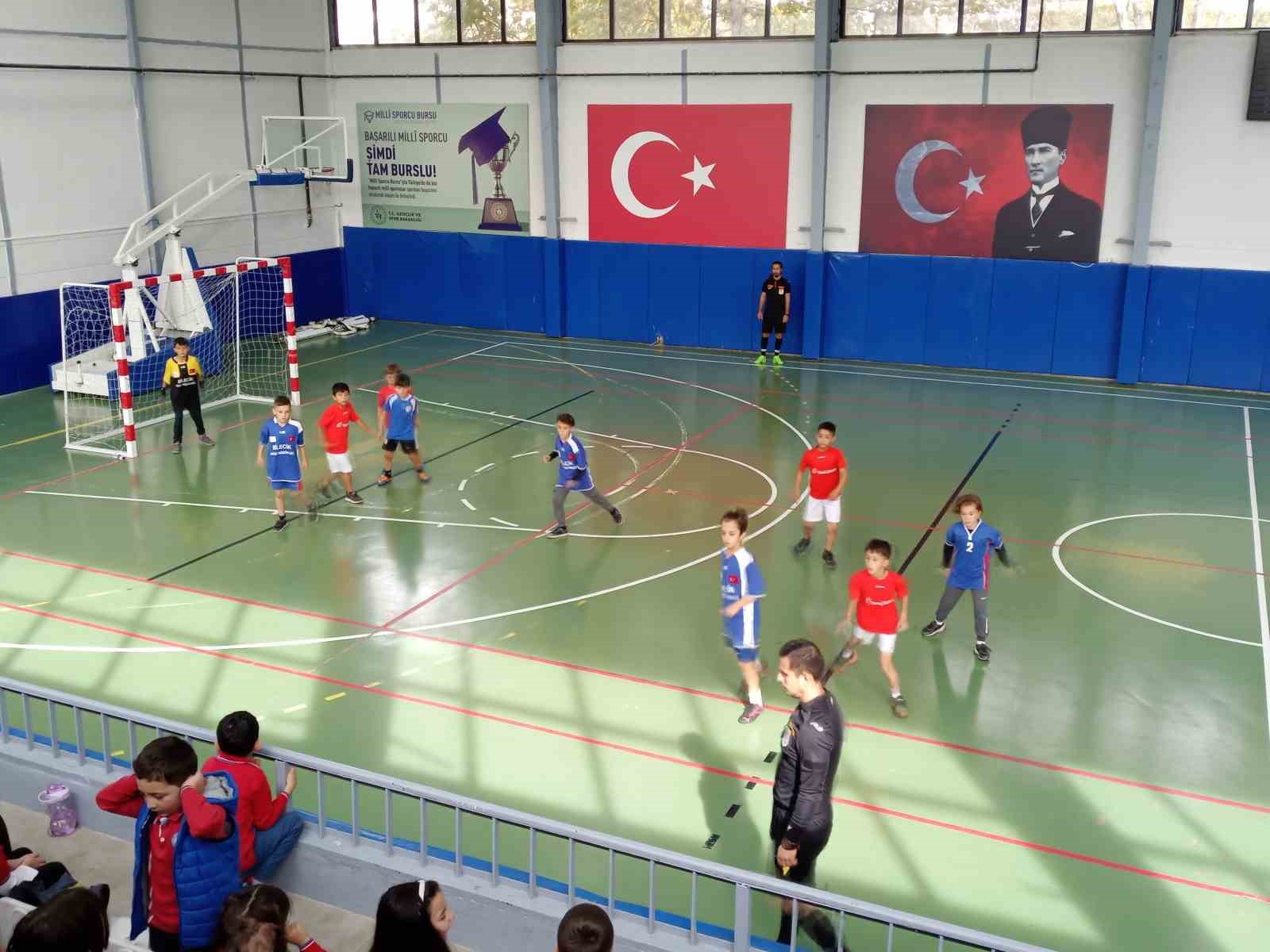 Bozüyük’te ilkokul öğrencileri arası futbol turnuvası düzenlendi