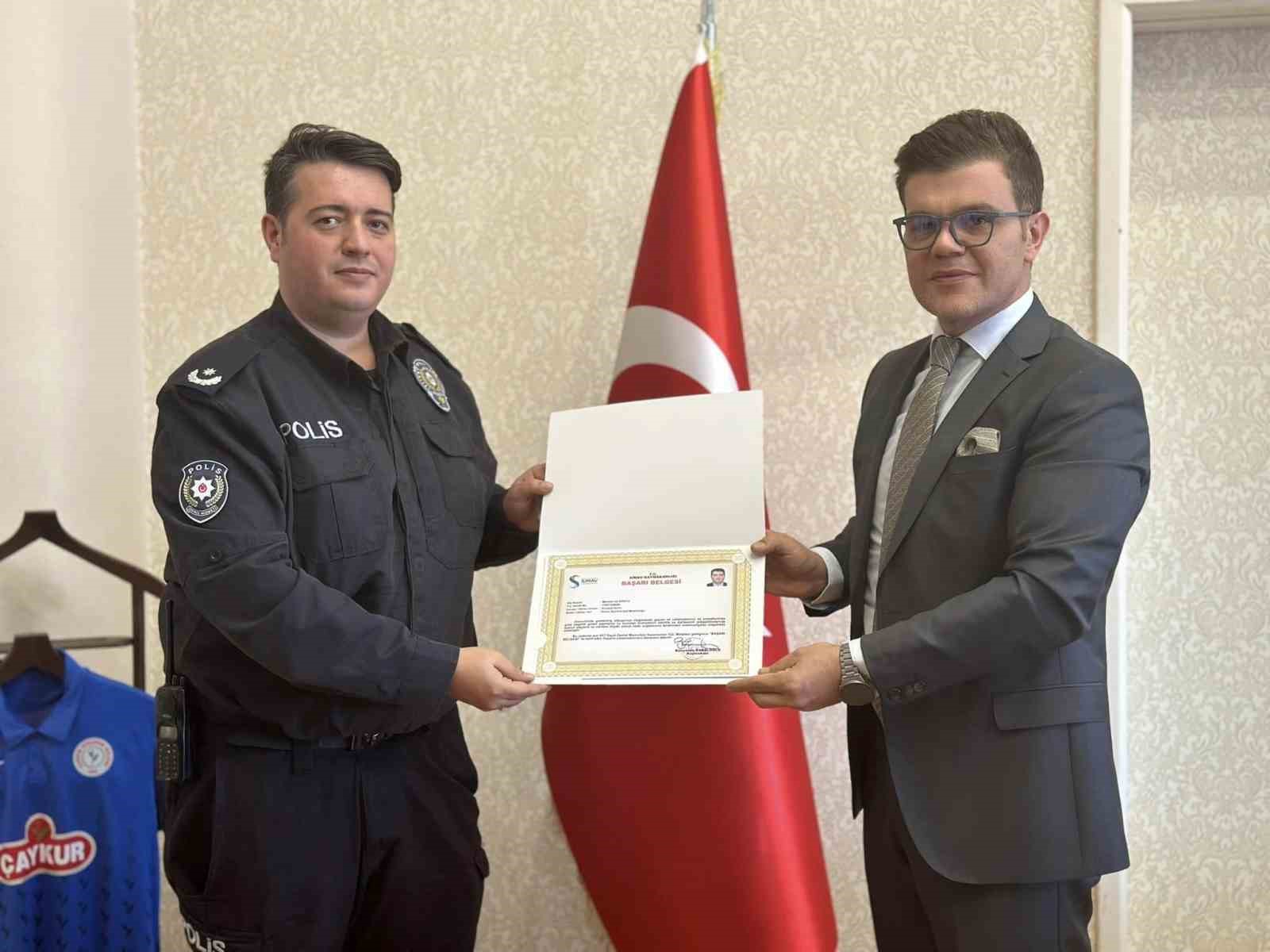 Simav İlçe Emniyet Müdürlüğü personeline başarı belgesi