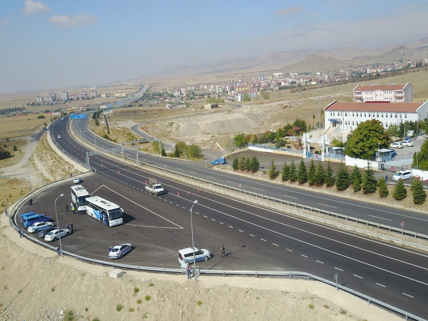 Hapis cezası bulunan 107 şahıs jandarma ekiplerince yakalandı