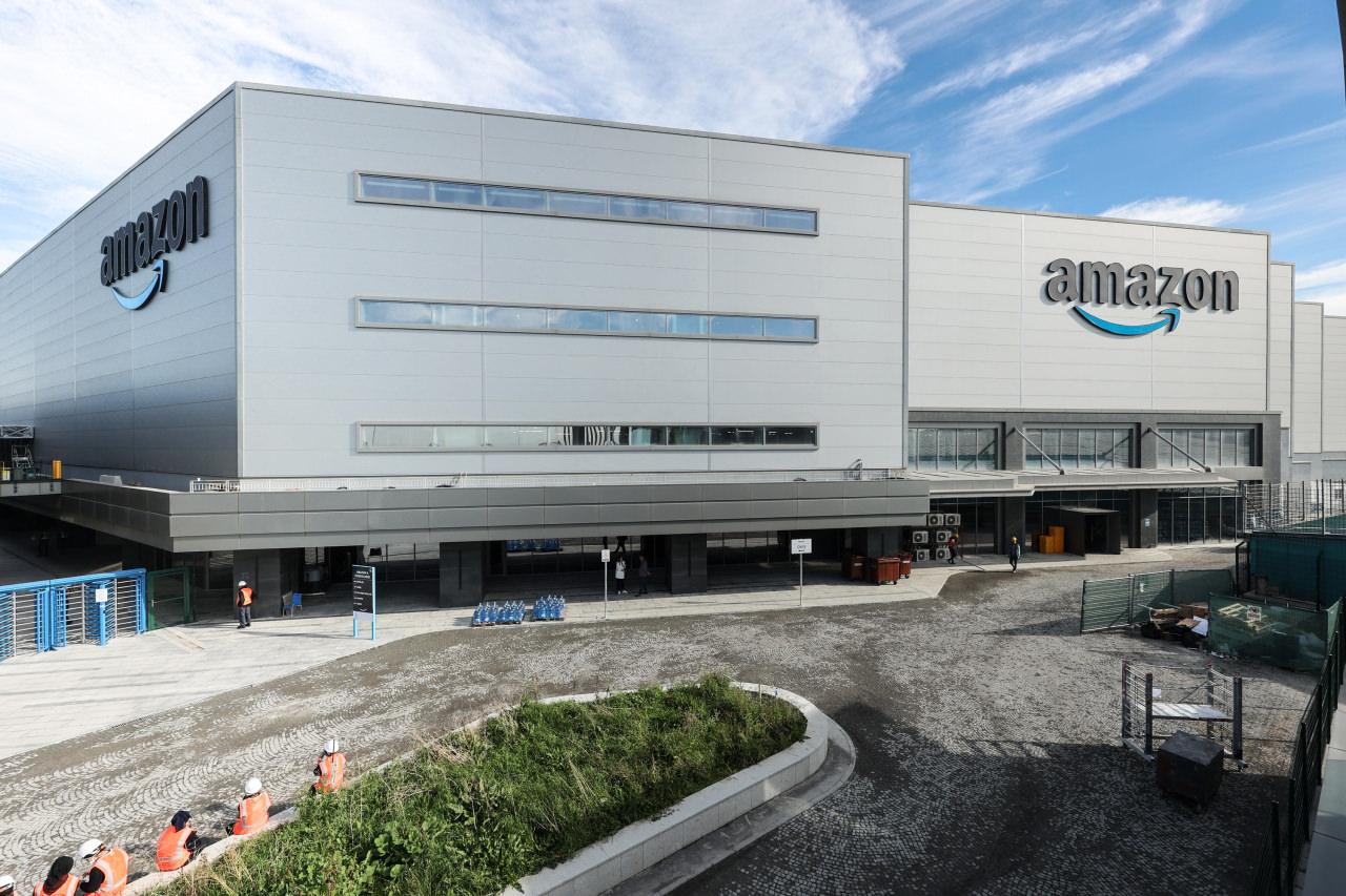 Amazon'un Tütkiye'deki ilk lojistik merkezi açıldı!