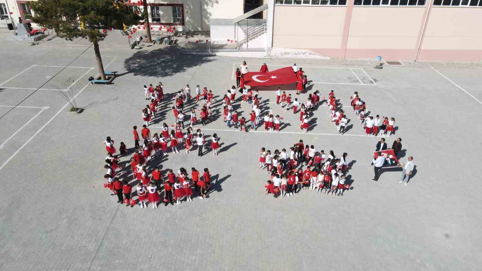 Hisarcık Atatürk İlkokulunda Cumhuriyetin 100. Yılı Şenliği