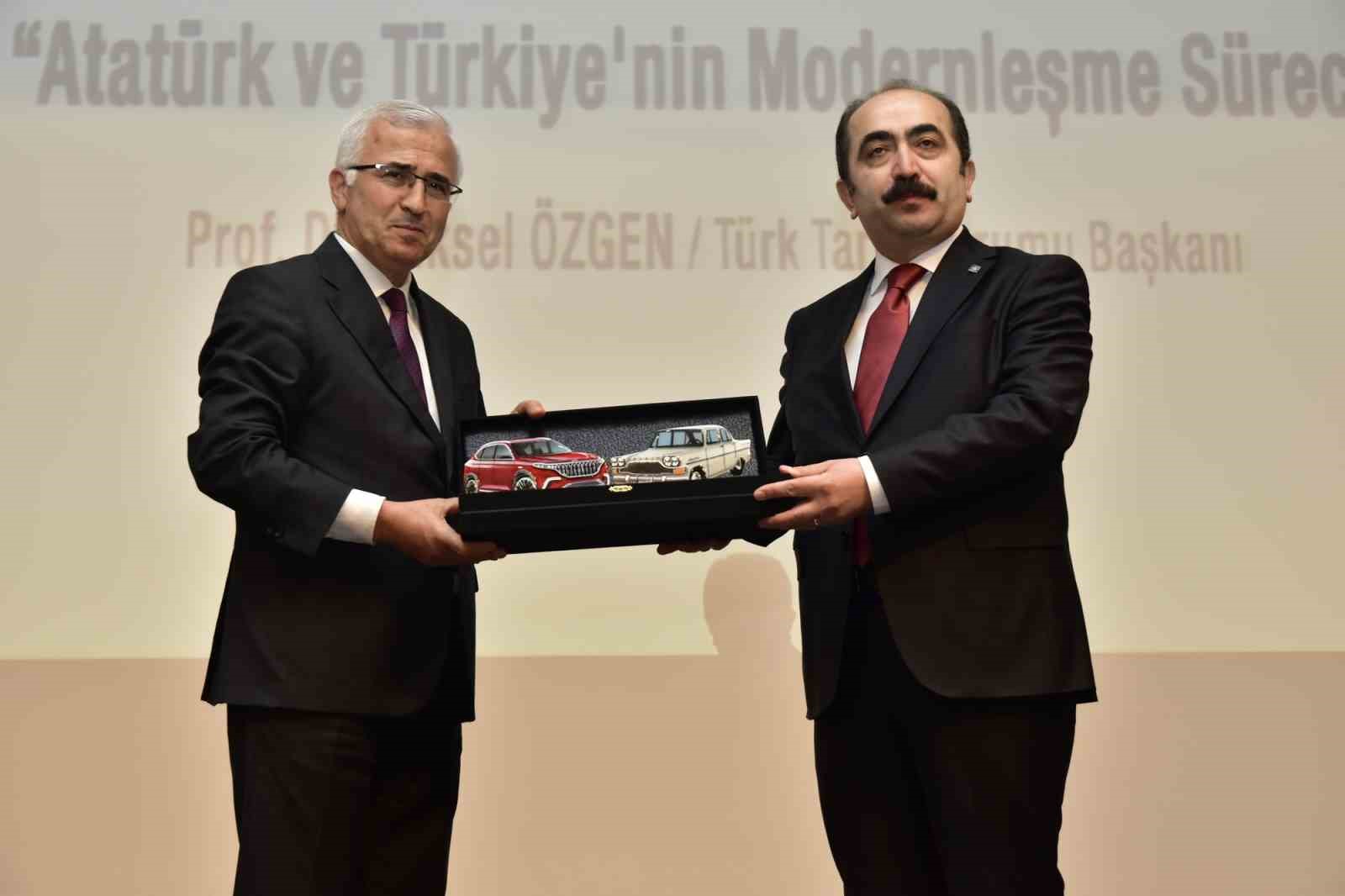 Türk Tarih Kurumu Başkanı Prof. Dr. Yüksel Özgen ESOGÜ’de öğrenci ve akademisyenlerle buluştu