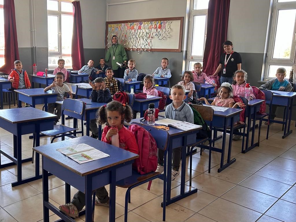 Köy okullarındaki öğrenciler işitme testinden geçirildi