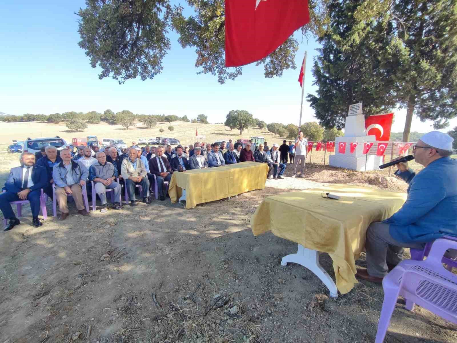 Gediz Çeltikçi köyünde şehitleri anma programı düzenlendi