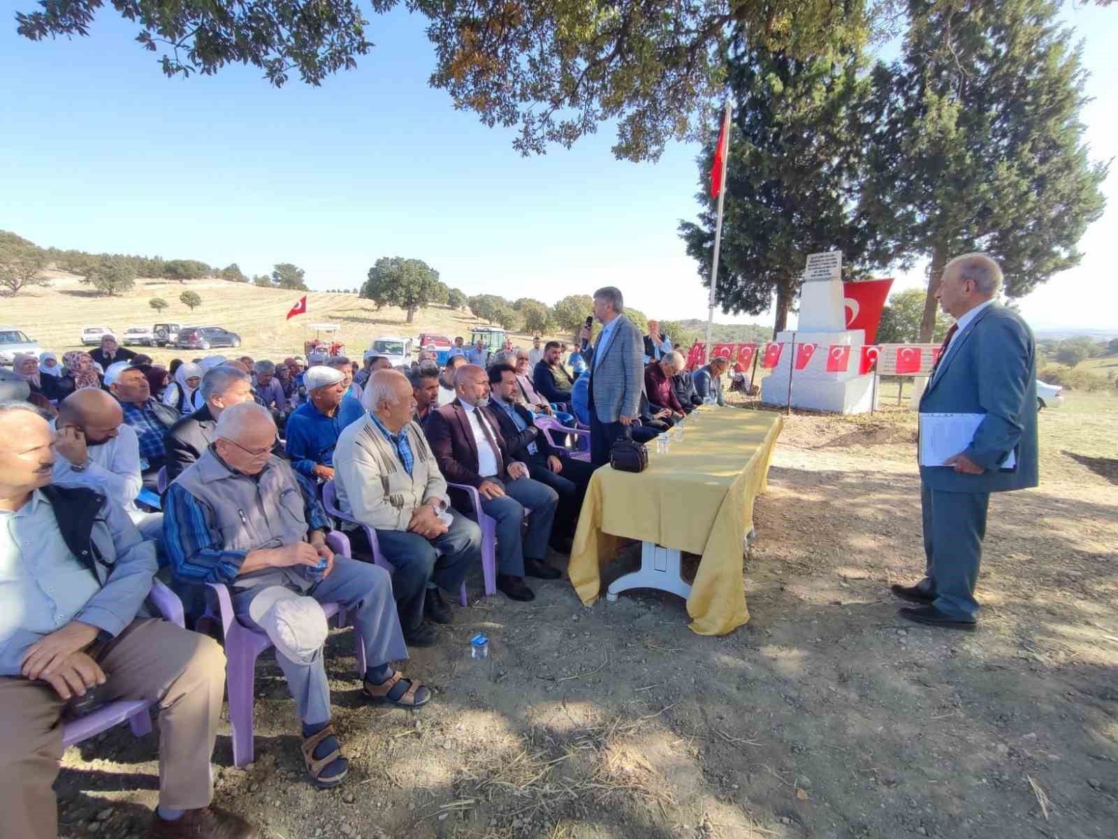 Gediz Çeltikçi köyünde şehitleri anma programı düzenlendi