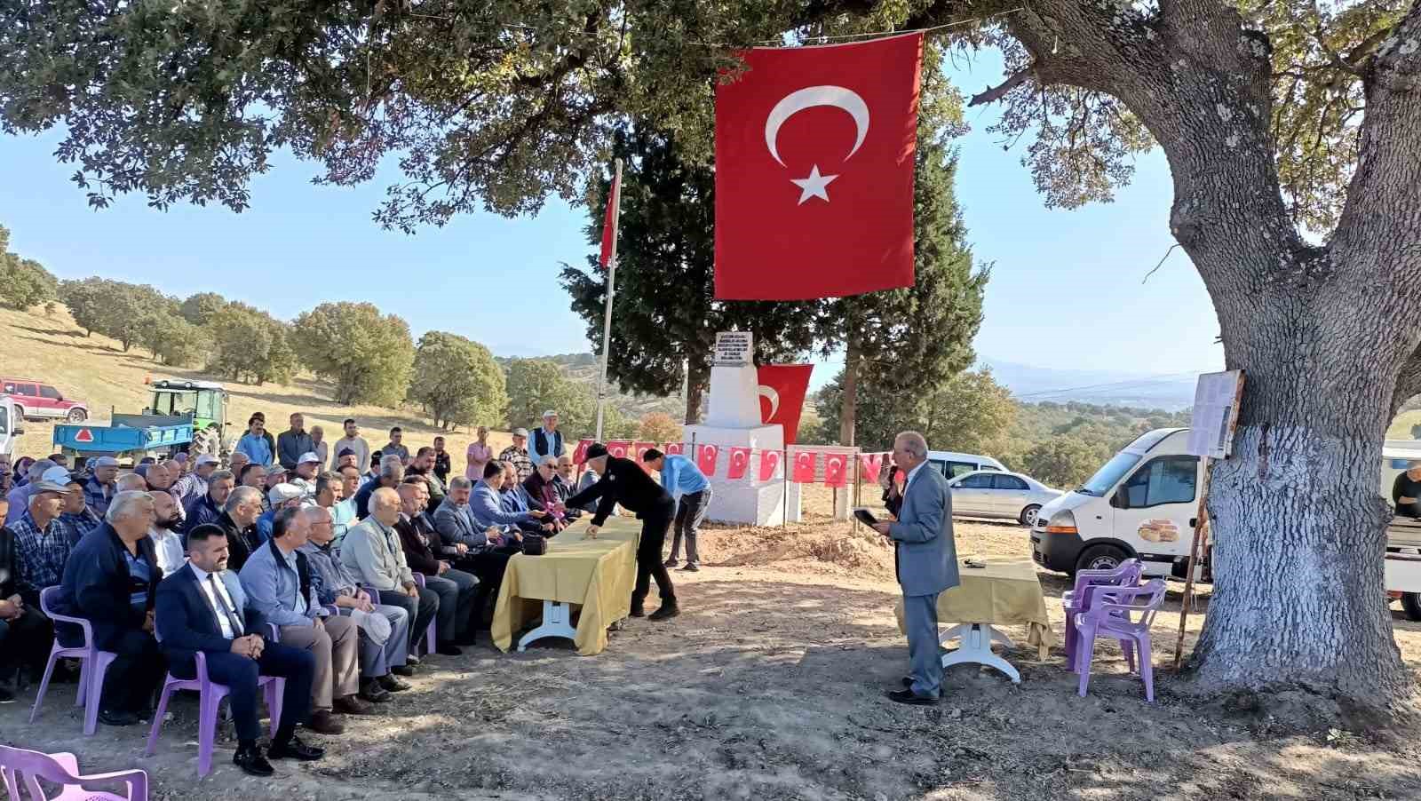 Gediz Çeltikçi köyünde şehitleri anma programı düzenlendi