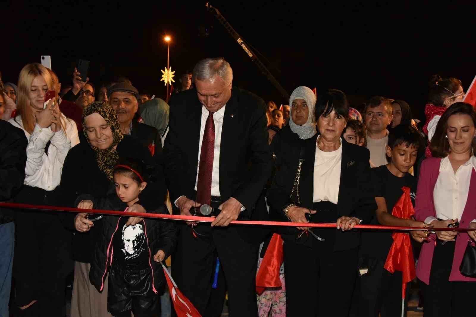 Bozüyük 100’üncü yıl coşkusunu Kubat’la yaşadı