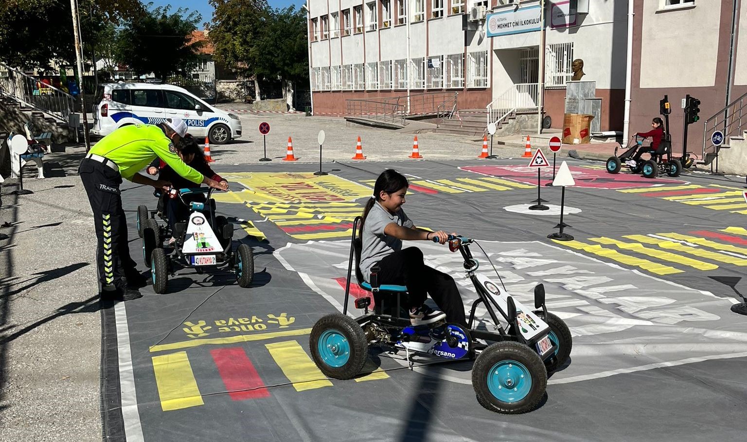 Kütahya’da 275 öğrenciye temel trafik eğitimi verildi