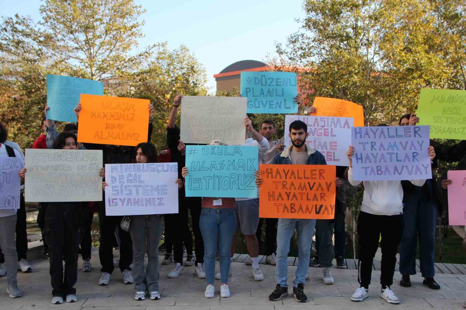 Bilecik’te ulaşım sorununu protesto edecek üniversite öğrencileri bir araya gelemedi