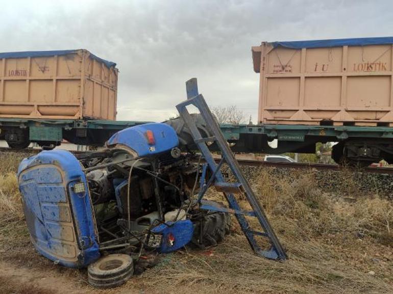Hemzemin geçitte tren, traktöre çarptı: 1 ölü, 1 yaralı