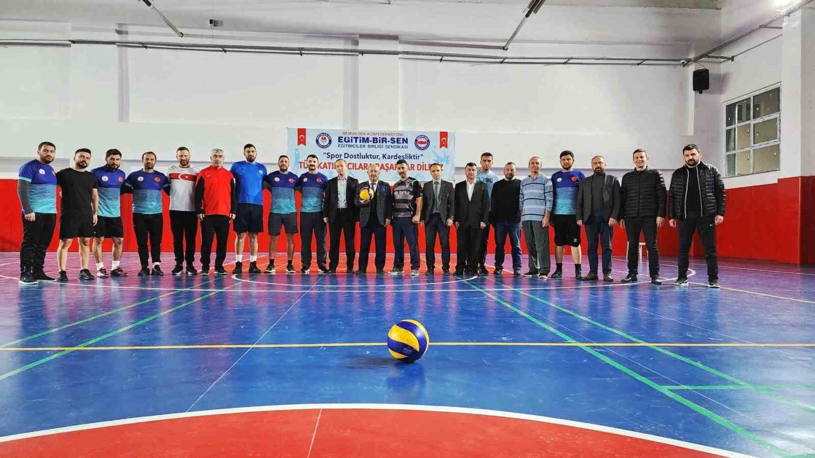 Kütahya’da eğitim çalışanları voleybol turnuvası