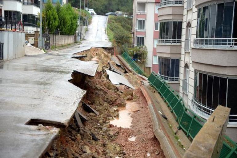 Bursa'da çöken yol, yağıştan sonra yeniden yapılacak