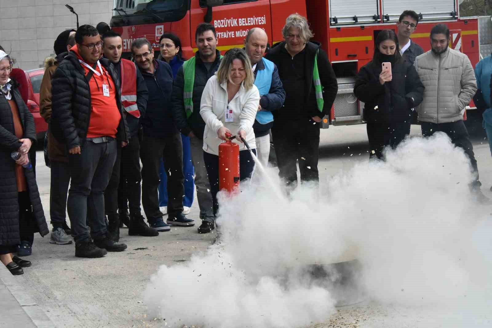 Bozüyük Belediyesi İtfaiyesi’nden hastanede tatbikat