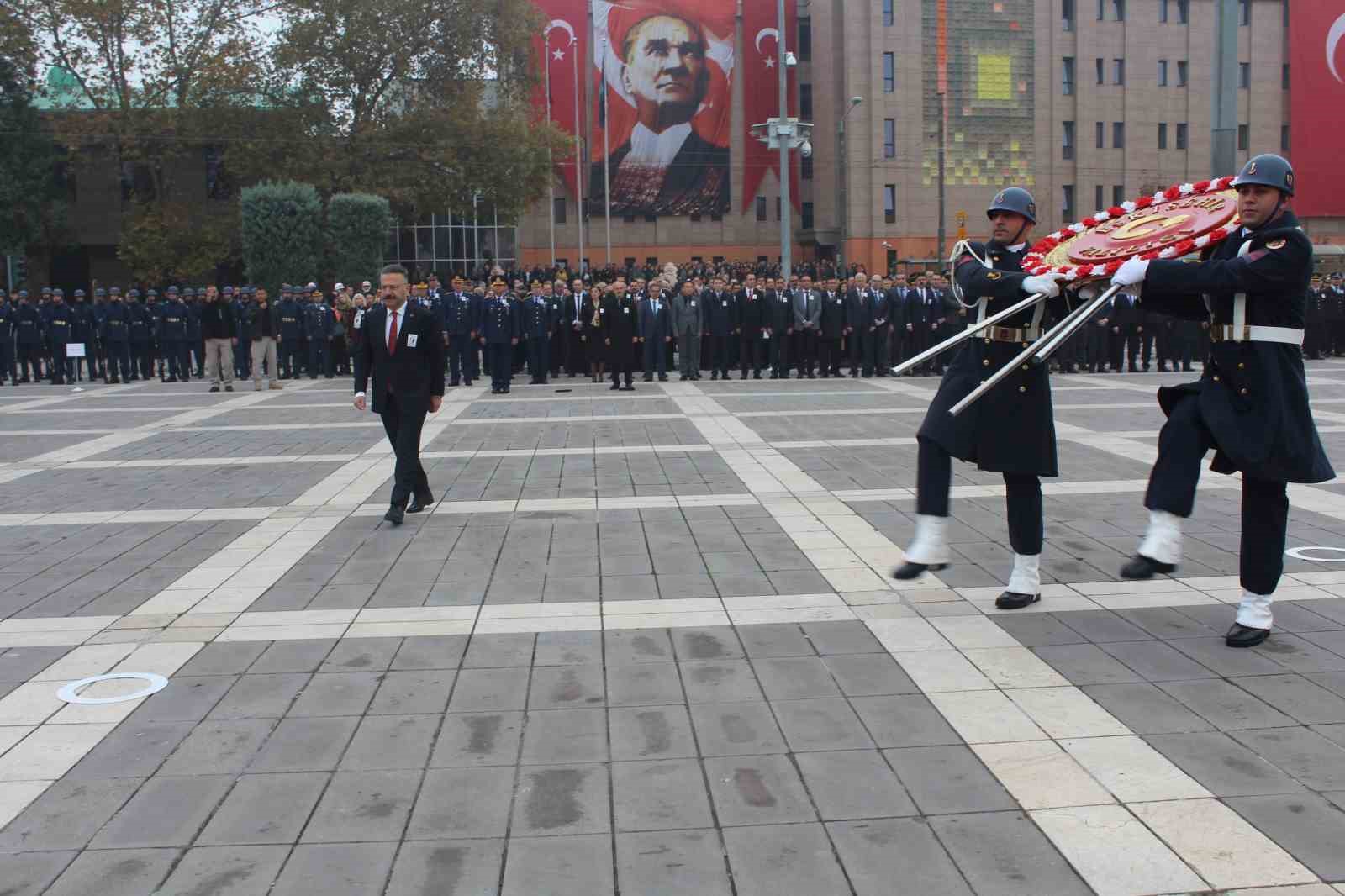 Eskişehir’de 10 Kasım Atatürk’ü anma töreni