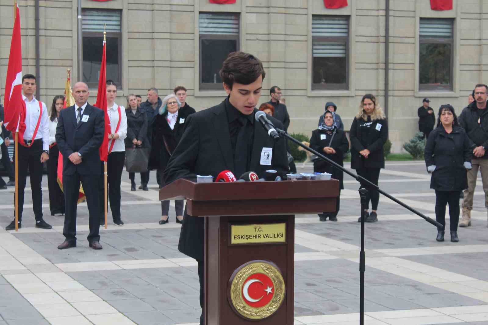 Eskişehir’de 10 Kasım Atatürk’ü anma töreni