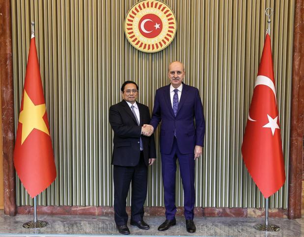 Numan Kurtulmuş, Vietnam Başbakanı Chinh ile TBMM'de görüştü