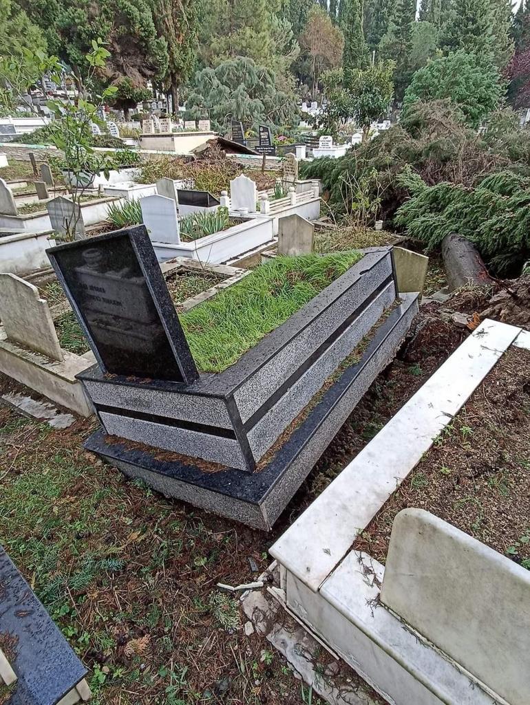 Zonguldak'taki fırtınada devrilen ağaçlar nedeniyle 300 mezar hasar gördü