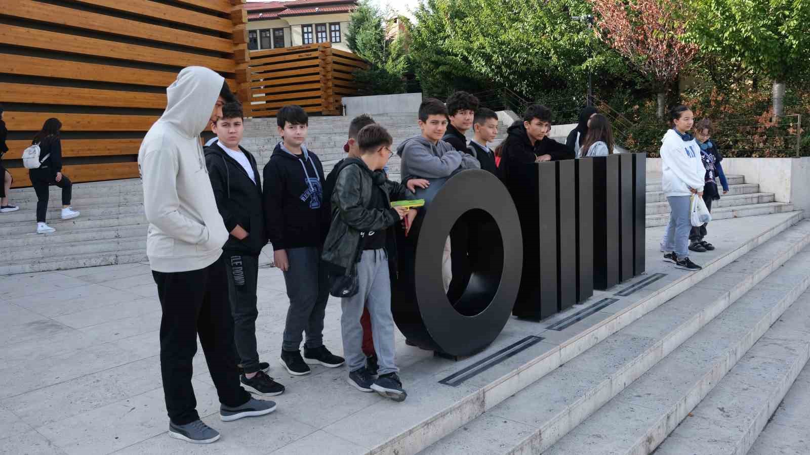 Tarihi Odunpazarı Evleri haftasonunda turistlerin odağı olmaya devam ediyor