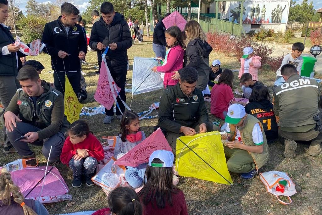 Dumlupınar’da uçurtma şenliği