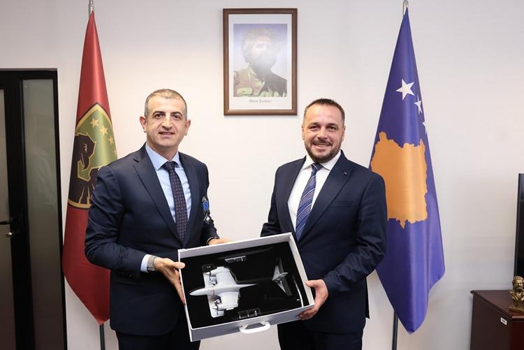 Baykar Genel Müdürü Haluk Bayraktar’a Kosova'dan 'üstün hizmet' madalyası