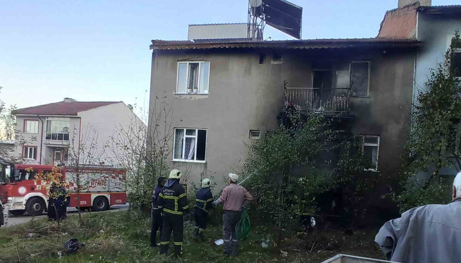 Kütahya’da yaşlı bir çiftin kaldığı evde yangın