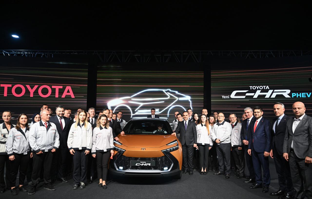 Toyota C-HR PHEV üretim hattından çıktı! Başkan Erdoğan'dan mesaj