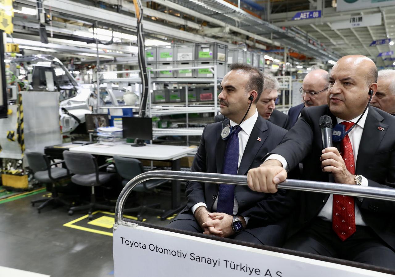 Toyota C-HR PHEV üretim hattından çıktı! Başkan Erdoğan'dan mesaj