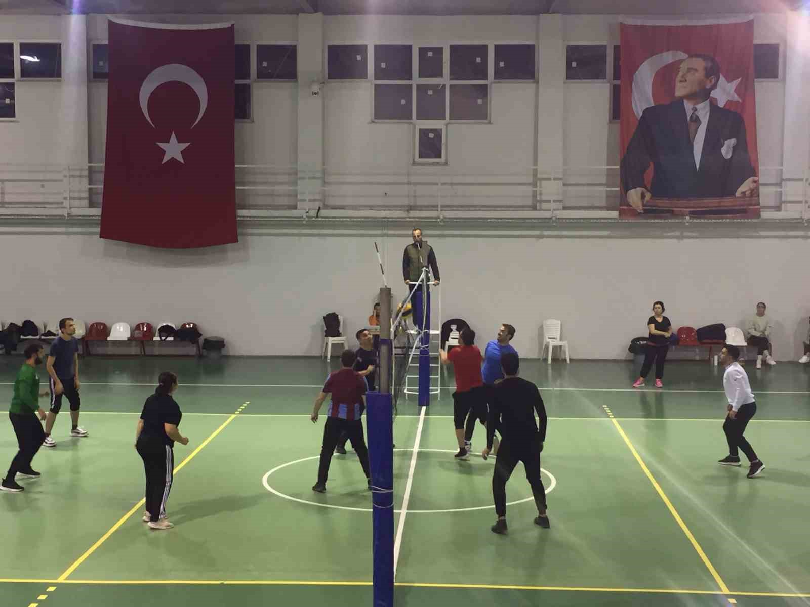 Osmaneli’de Öğretmenler Günü Voleybol Turnuvası
