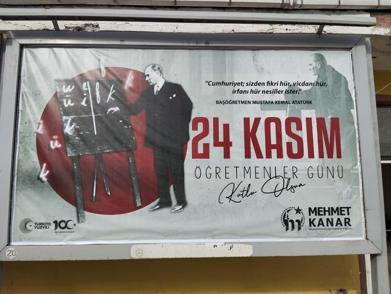 Bursa'da, tartışılan Öğretmenler Günü afişi
