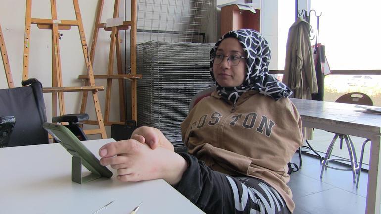 Doğuştan kolları olmayan Resim öğrencisi Ayşe'nin protez mücadelesi