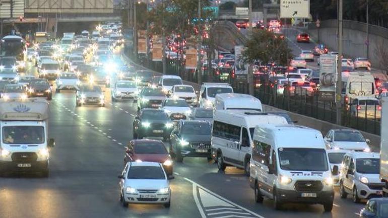 İstanbul'da ara tatilin ardından trafik yoğunluğu