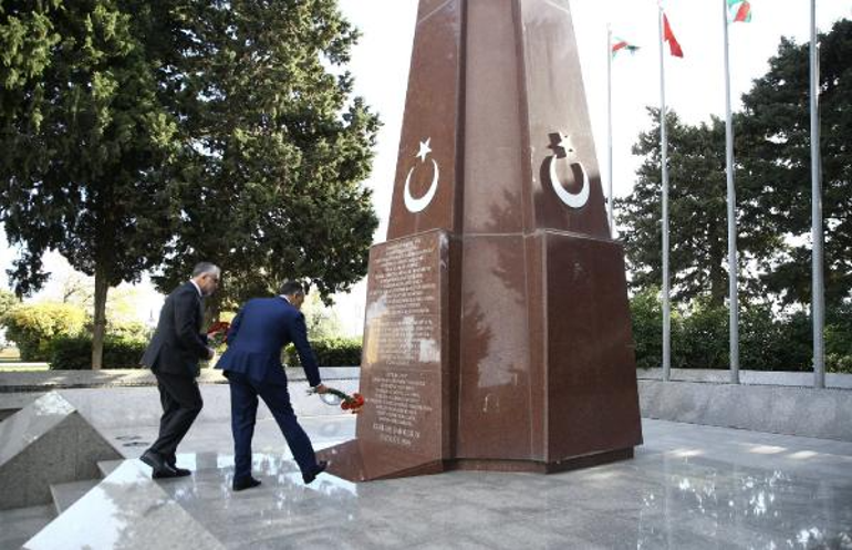 Bakan Işıkhan, Azerbaycan ve Türk Şehitliği’ni ziyaret etti