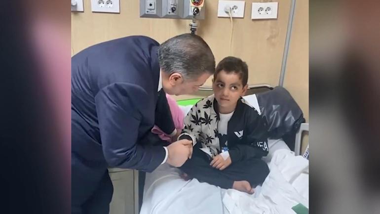 Bakan Koca, Kahire’de Gazzeli çocukları ziyaret etti