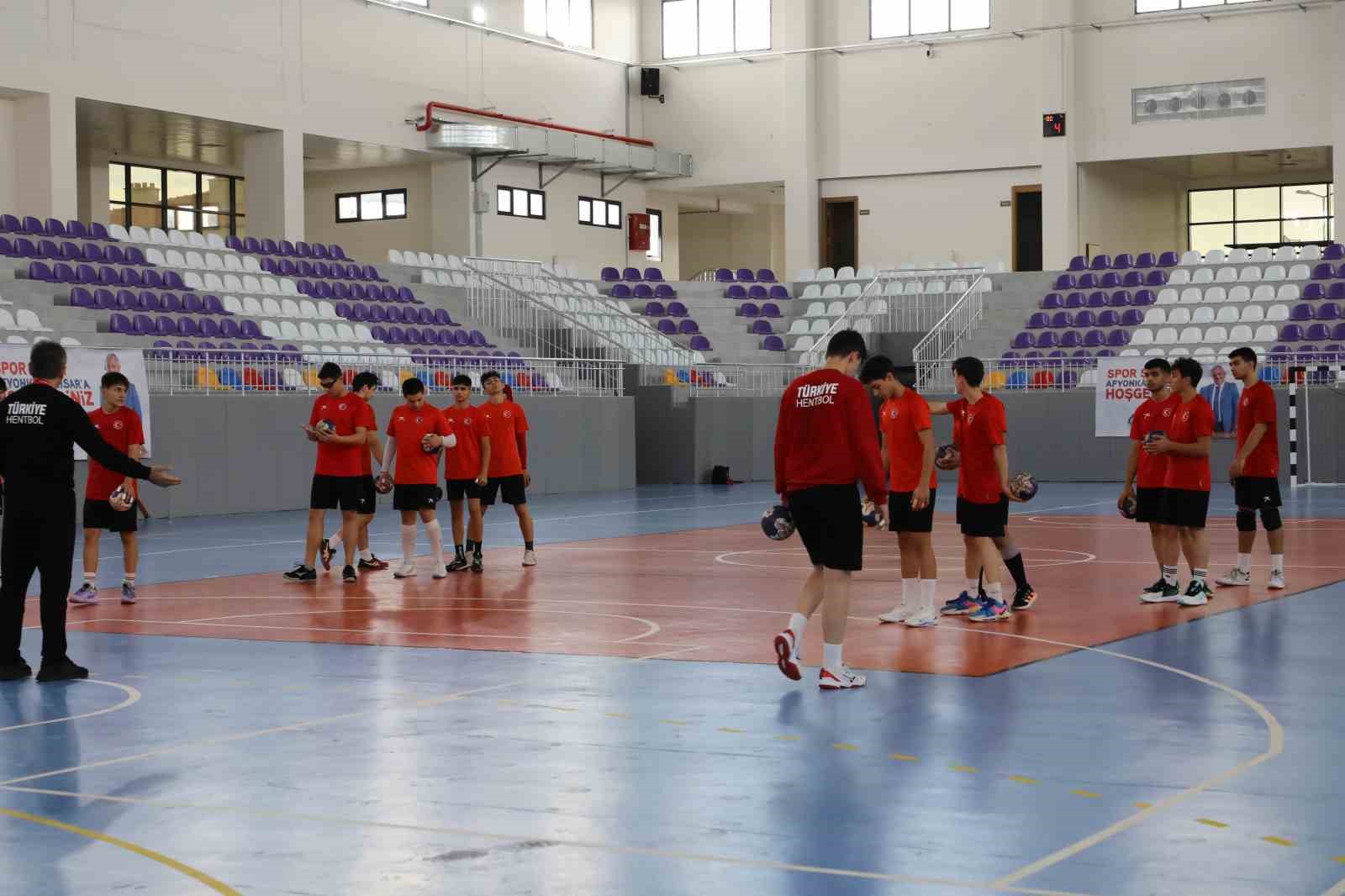 Türkiye Hentbol Federasyonu, kamp tercihini Afyonkarahisar’dan yana yaptı