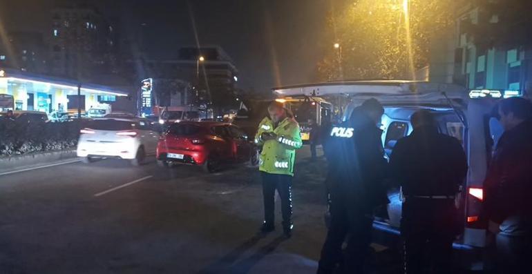 Esenyurt'ta İETT otobüsüne çarpan otomobil sürücüsü hayatını kaybetti