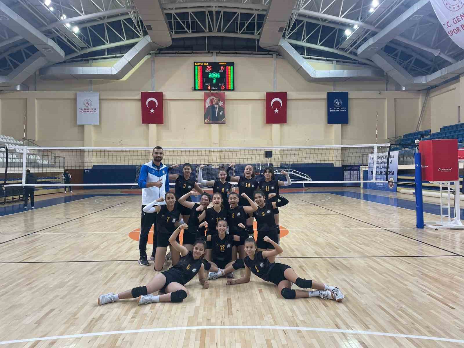 BES Midi Kız Voleybol Takımı, Voleybol Midi Kızlar Bilecik Şampiyonası’nda namağlup şampiyon oldu